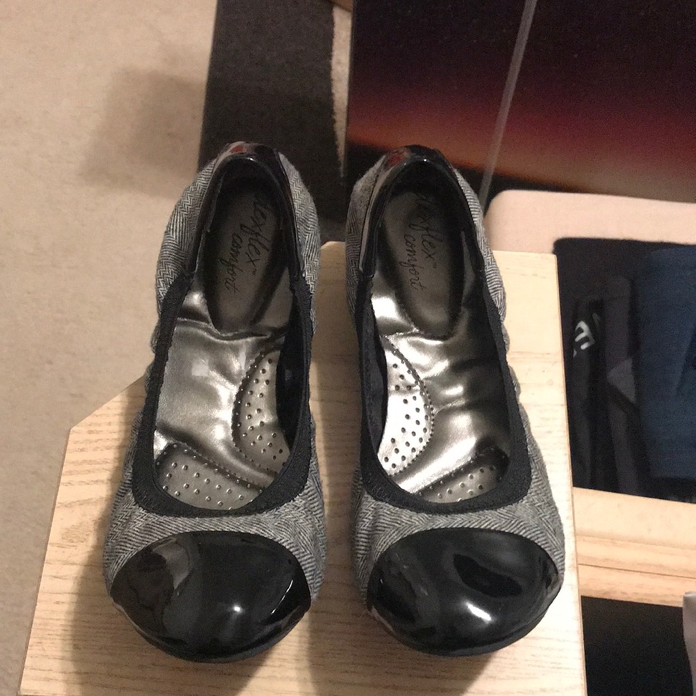Flats/slip on shoes